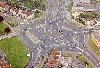S7-Un-rond-point-qui-ne-tourne-pas-rond-28036.jpg